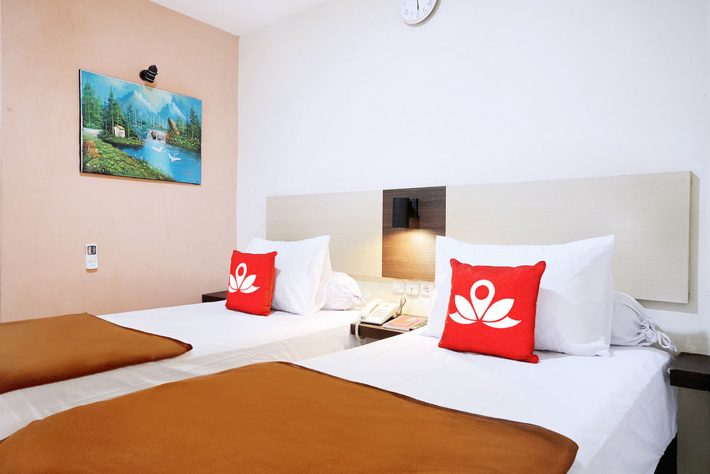 Zen Rooms Kuningan Syariah Jakarta Luaran gambar