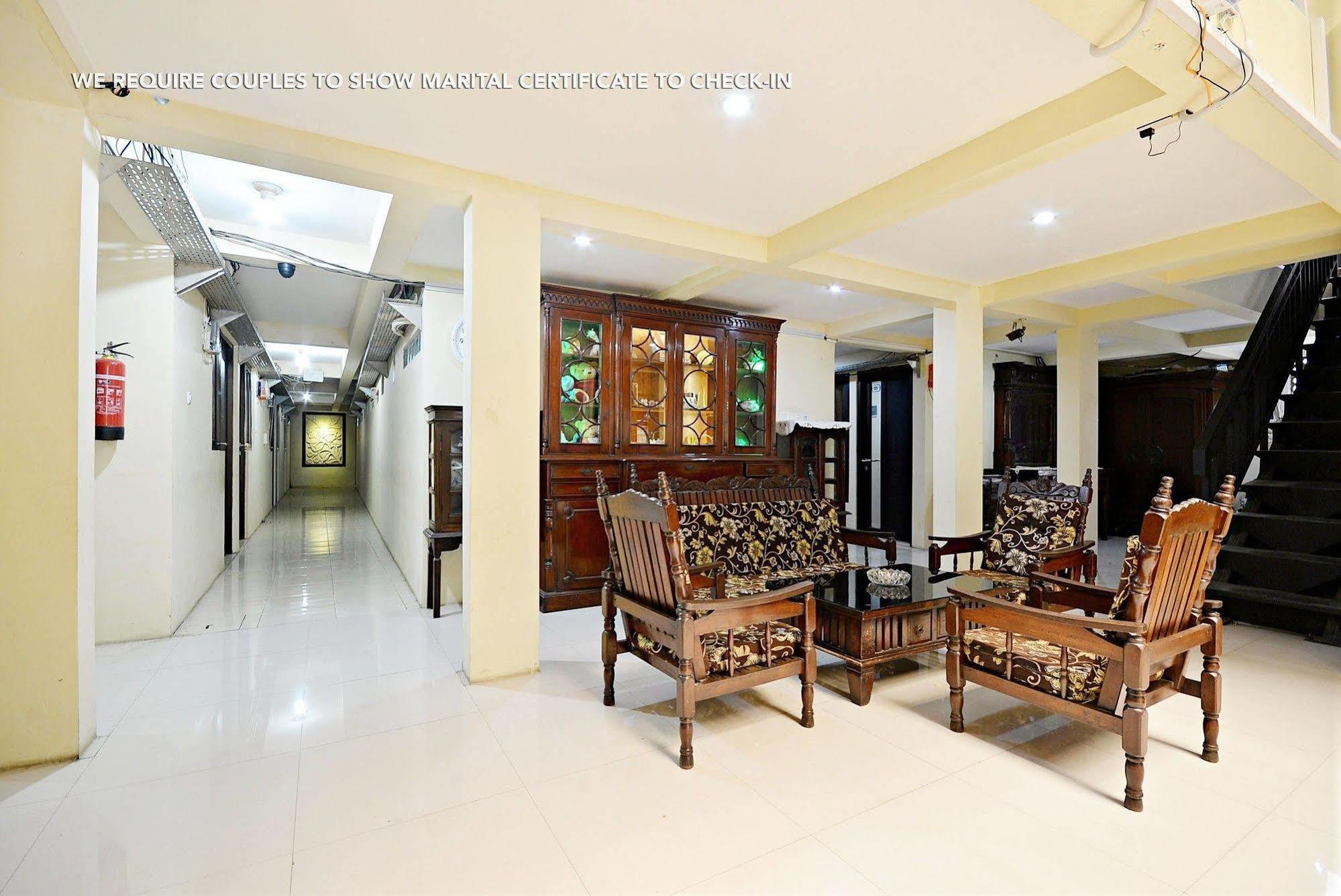 Zen Rooms Kuningan Syariah Jakarta Luaran gambar