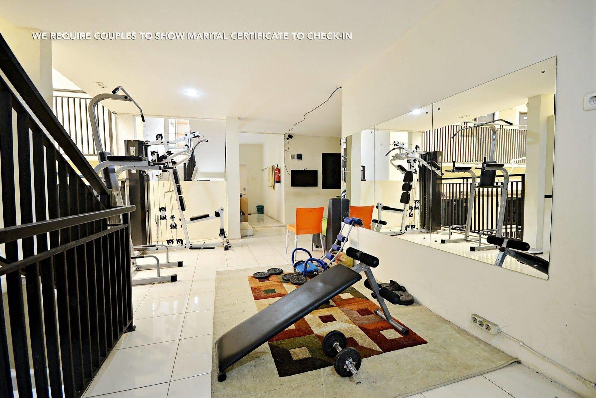 Zen Rooms Kuningan Syariah Jakarta Luaran gambar