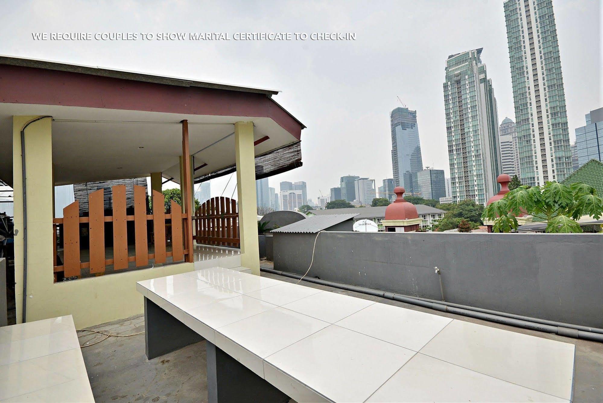 Zen Rooms Kuningan Syariah Jakarta Luaran gambar