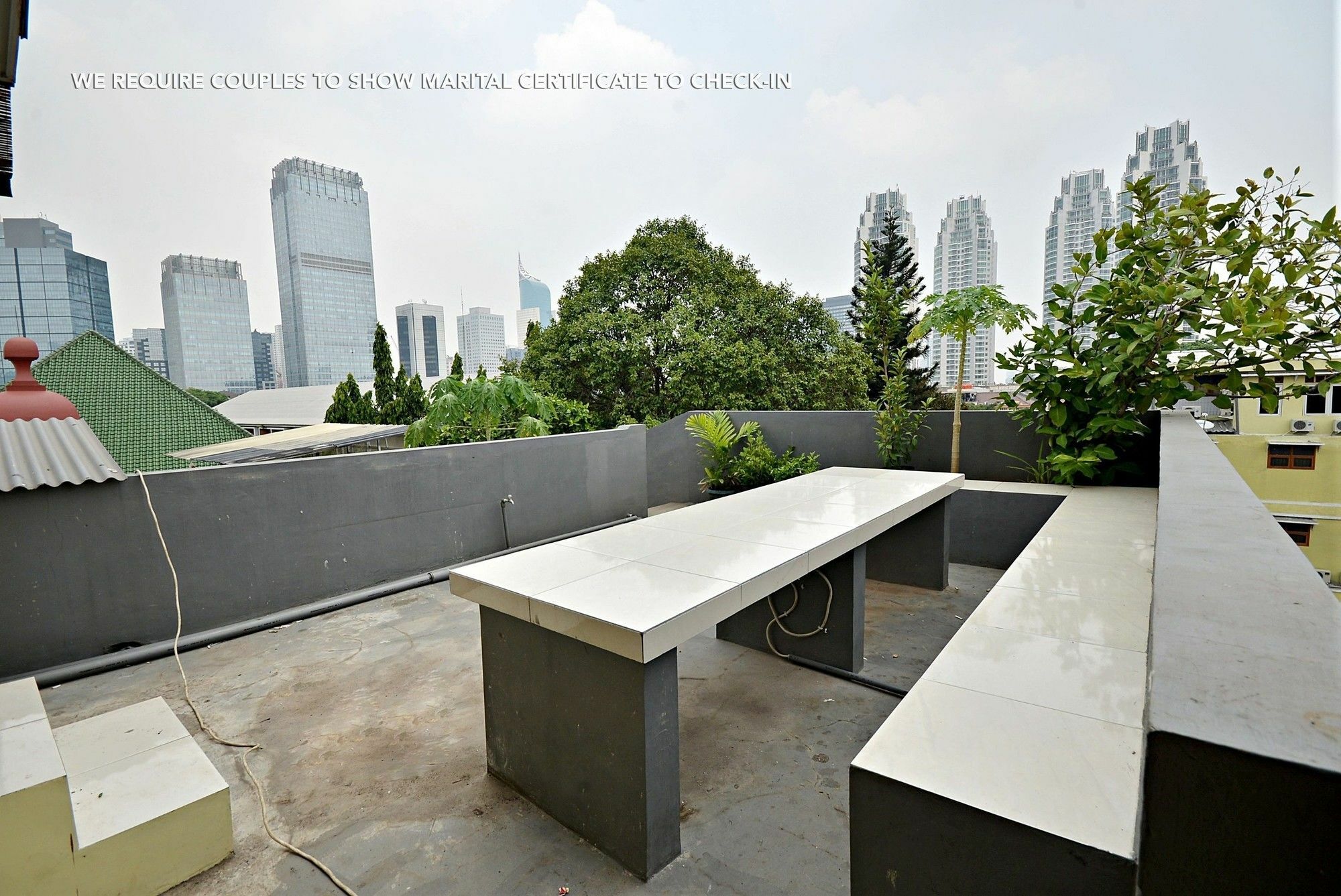 Zen Rooms Kuningan Syariah Jakarta Luaran gambar