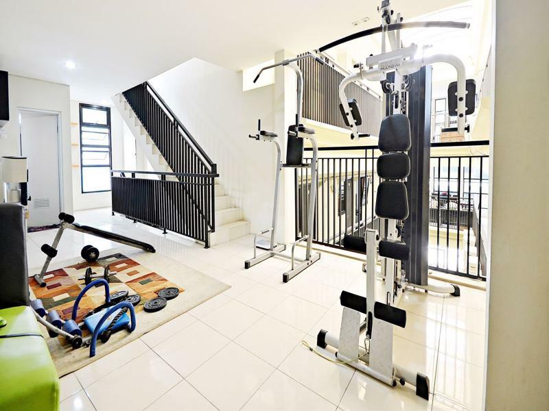 Zen Rooms Kuningan Syariah Jakarta Luaran gambar